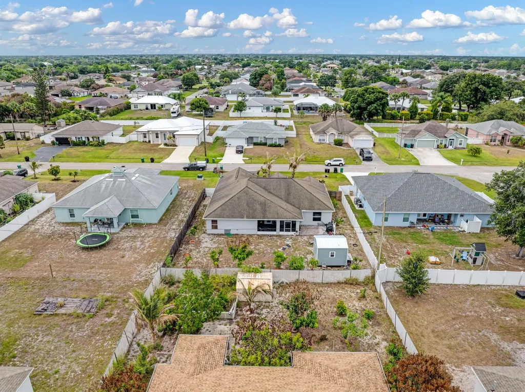 981 SW Mccomkle Avenue Port St Lucie FL 34953