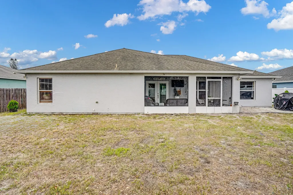 981 SW Mccomkle Avenue Port St Lucie FL 34953