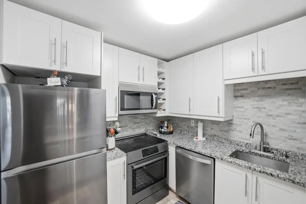1895 NE Media Avenue Jensen Beach FL 34957