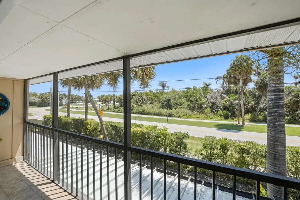 1895 NE Media Avenue Jensen Beach FL 34957