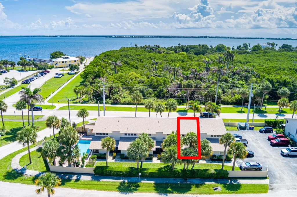1895 NE Media Avenue Jensen Beach FL 34957