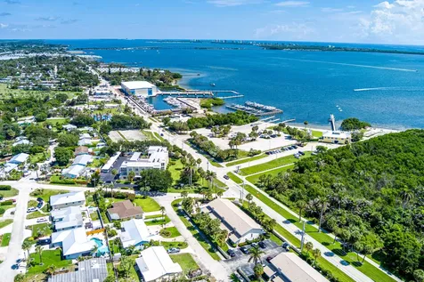 1895 NE Media Avenue Jensen Beach FL 34957