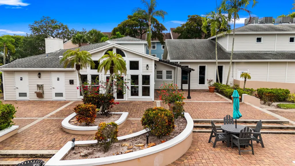 2317 N Congress Avenue Boynton Beach FL 33426