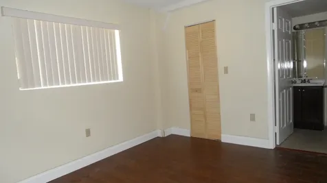 351 Palm Way Pembroke Pines FL 33025