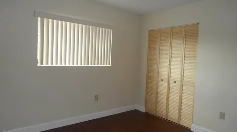351 Palm Way Pembroke Pines FL 33025