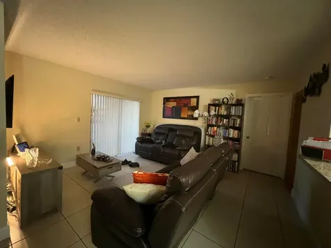 351 Palm Way Pembroke Pines FL 33025