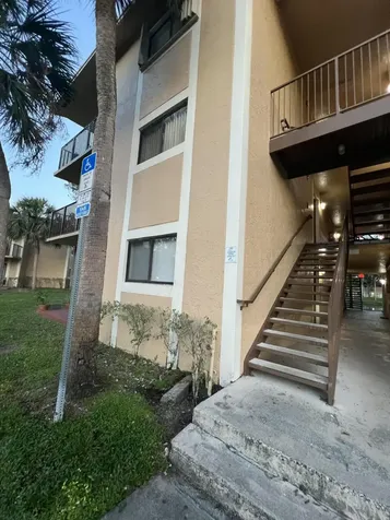 351 Palm Way Pembroke Pines FL 33025