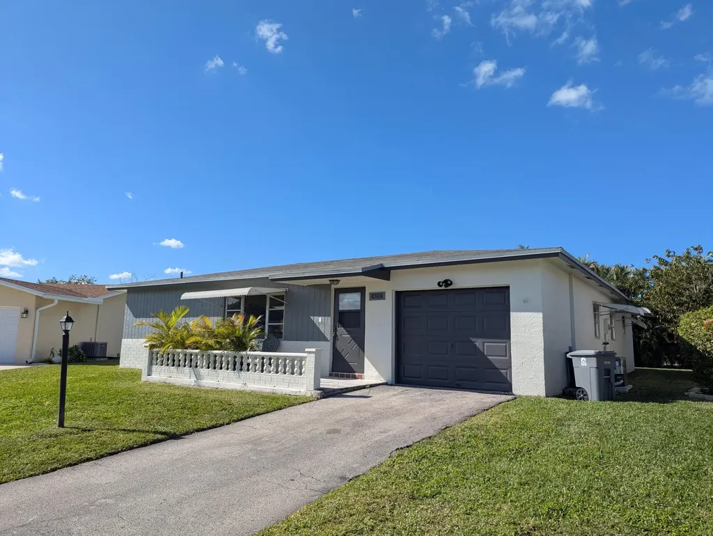 14243 El Clavel Way Delray Beach FL 33484