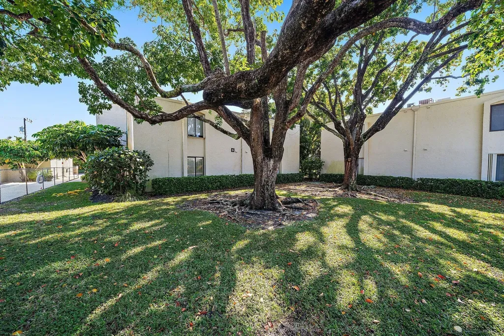 150 Pineview Road Jupiter FL 33469
