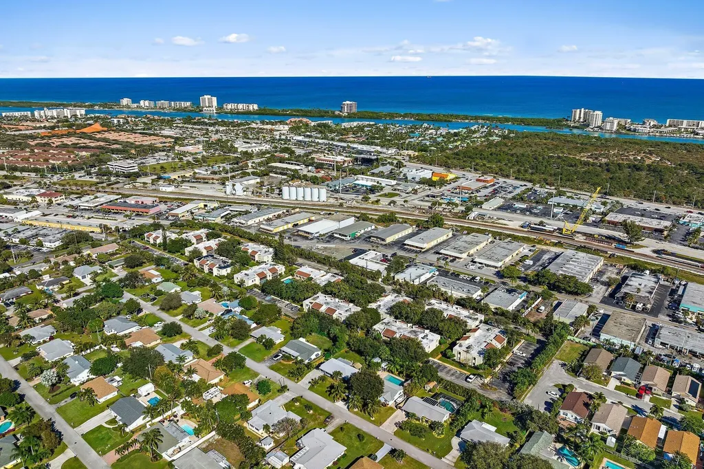 150 Pineview Road Jupiter FL 33469
