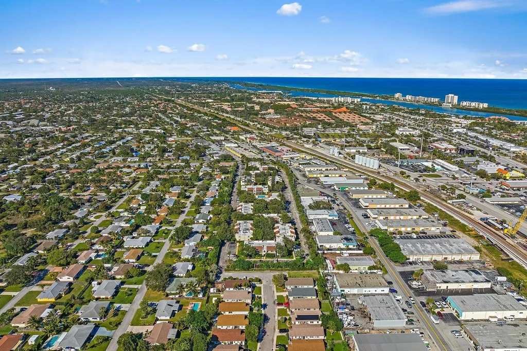 150 Pineview Road Jupiter FL 33469