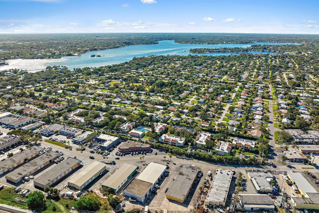 150 Pineview Road Jupiter FL 33469