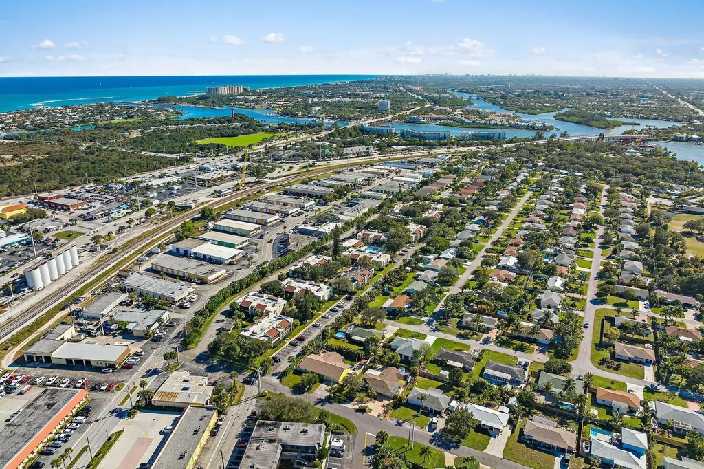 150 Pineview Road Jupiter FL 33469
