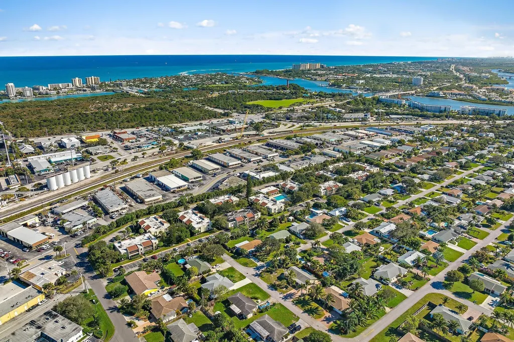 150 Pineview Road Jupiter FL 33469