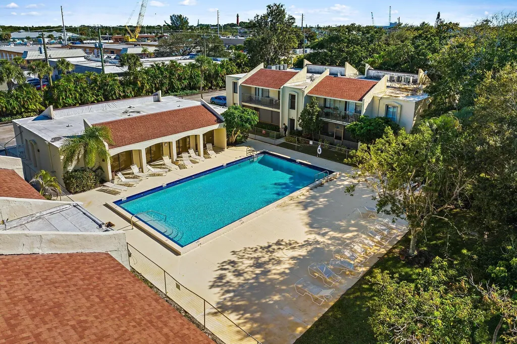 150 Pineview Road Jupiter FL 33469