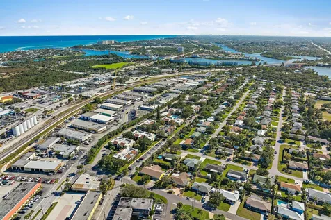 150 Pineview Road Jupiter FL 33469