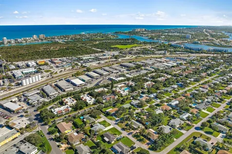 150 Pineview Road Jupiter FL 33469