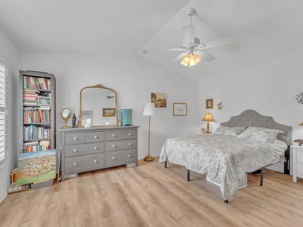 1097 Roble Way Palm Beach Gardens FL 33410