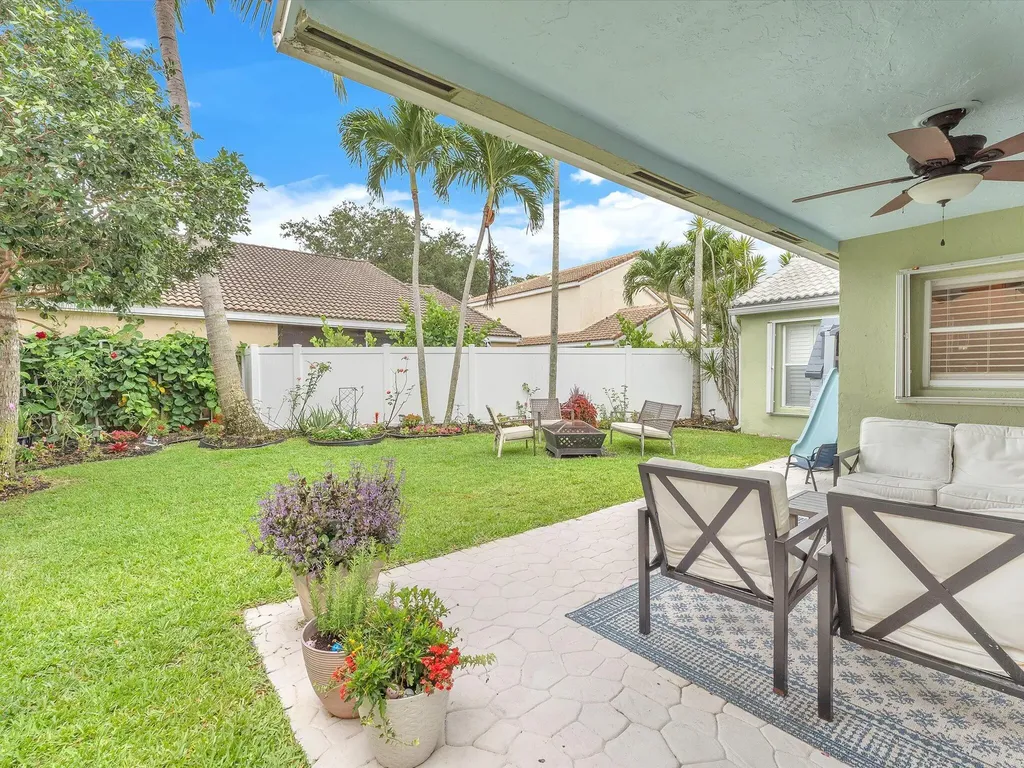 1097 Roble Way Palm Beach Gardens FL 33410