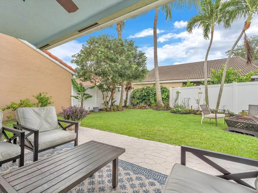 1097 Roble Way Palm Beach Gardens FL 33410
