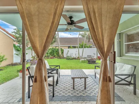 1097 Roble Way Palm Beach Gardens FL 33410