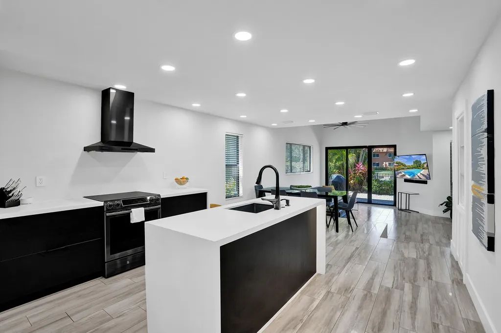 91 NE 17th Court Fort Lauderdale FL 33305