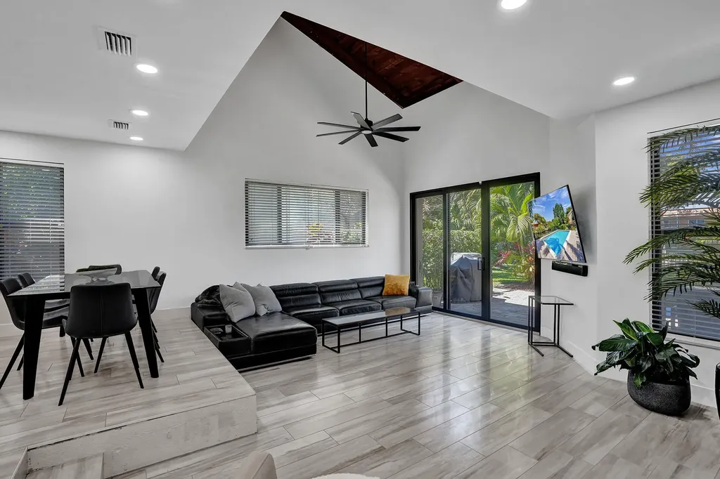 91 NE 17th Court Fort Lauderdale FL 33305