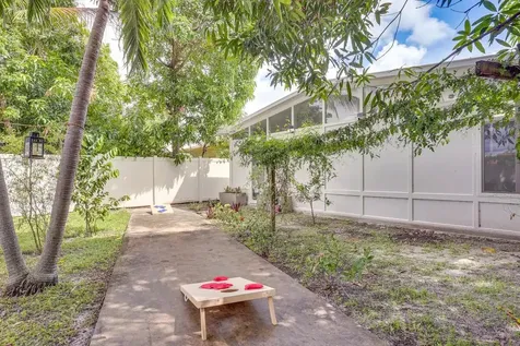 124 SW 2nd Street Hallandale Beach FL 33009
