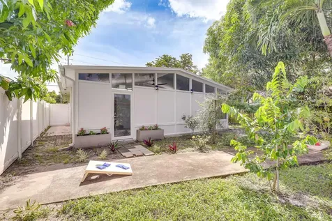 124 SW 2nd Street Hallandale Beach FL 33009