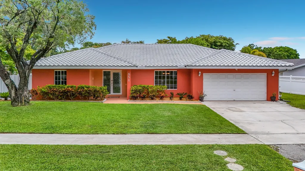 851 E Plantation Circle Plantation FL 33324