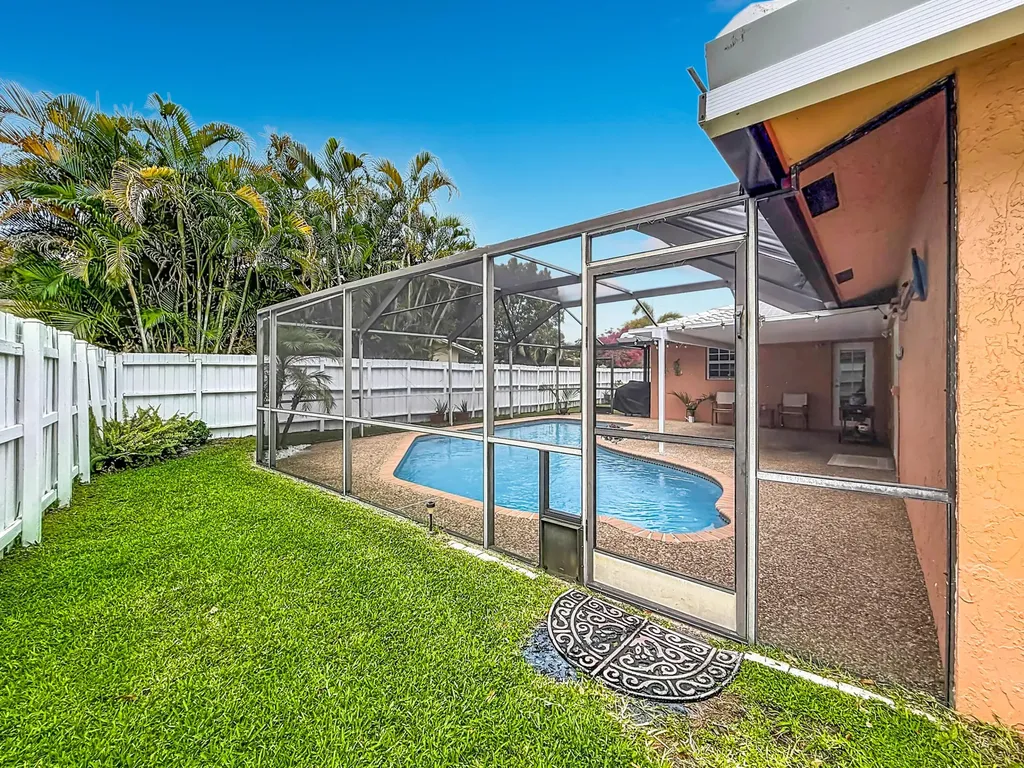851 E Plantation Circle Plantation FL 33324