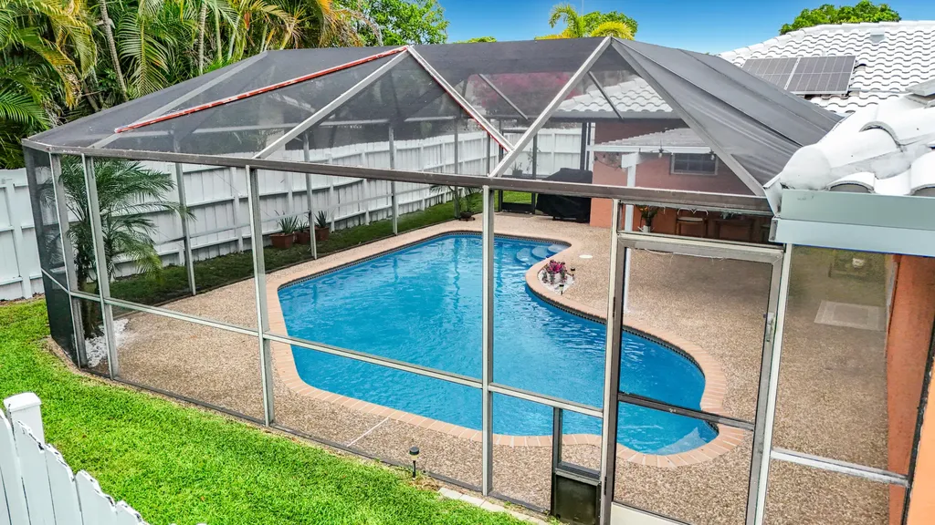 851 E Plantation Circle Plantation FL 33324