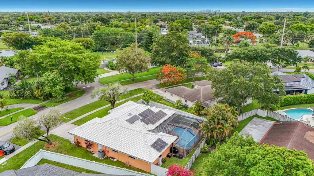 851 E Plantation Circle Plantation FL 33324