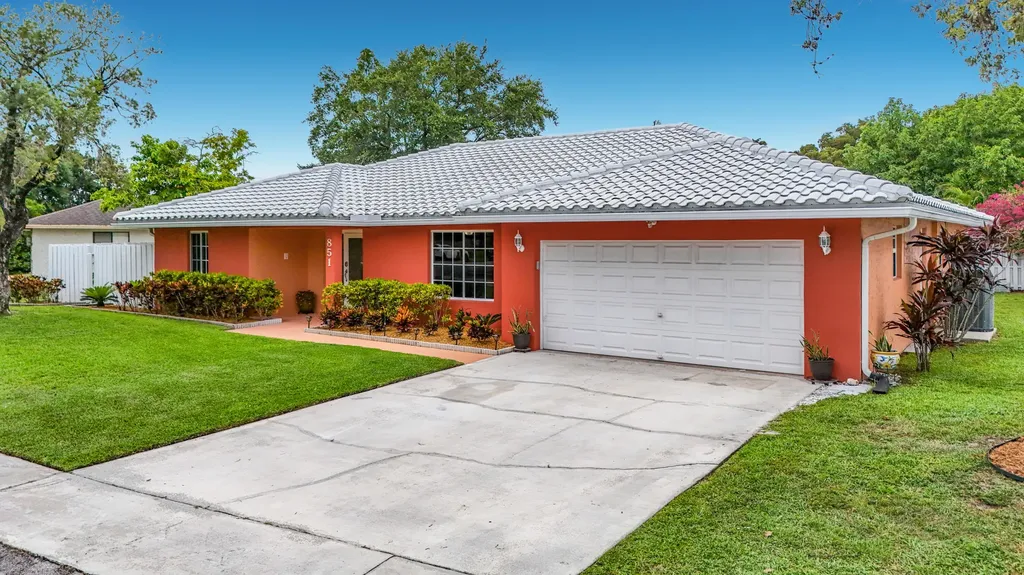851 E Plantation Circle Plantation FL 33324