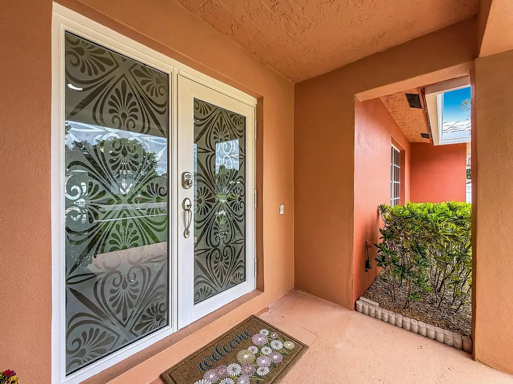 851 E Plantation Circle Plantation FL 33324
