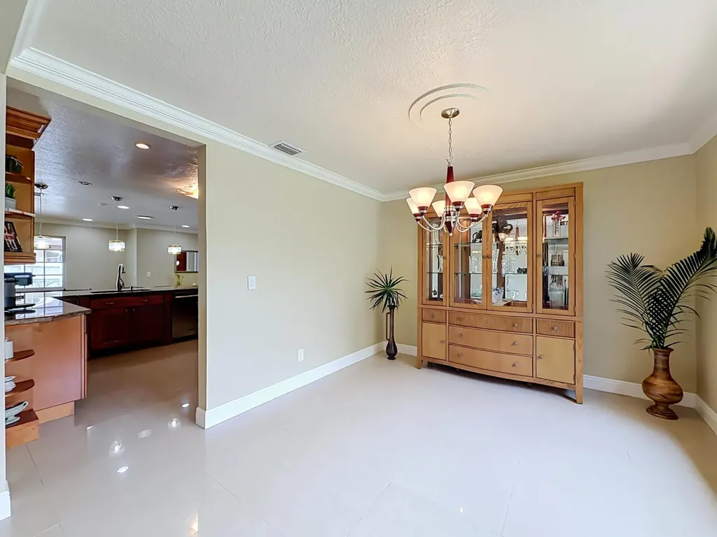 851 E Plantation Circle Plantation FL 33324