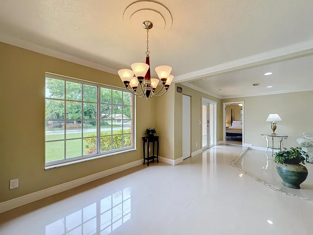 851 E Plantation Circle Plantation FL 33324
