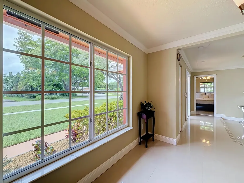 851 E Plantation Circle Plantation FL 33324