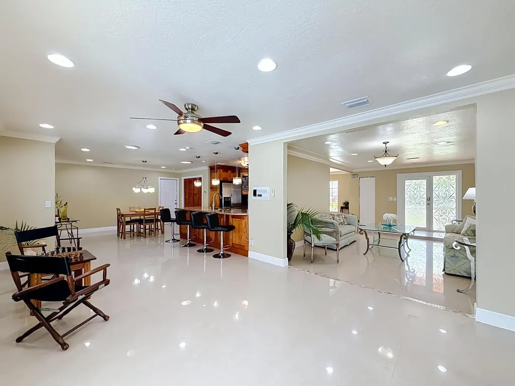 851 E Plantation Circle Plantation FL 33324