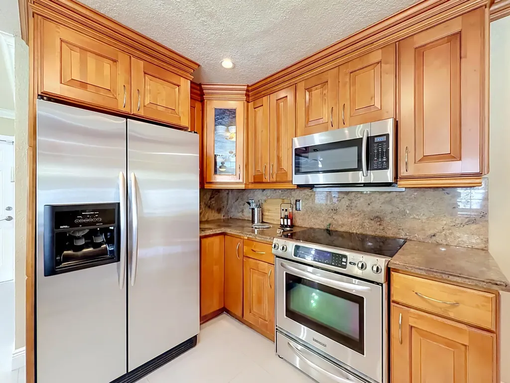 851 E Plantation Circle Plantation FL 33324