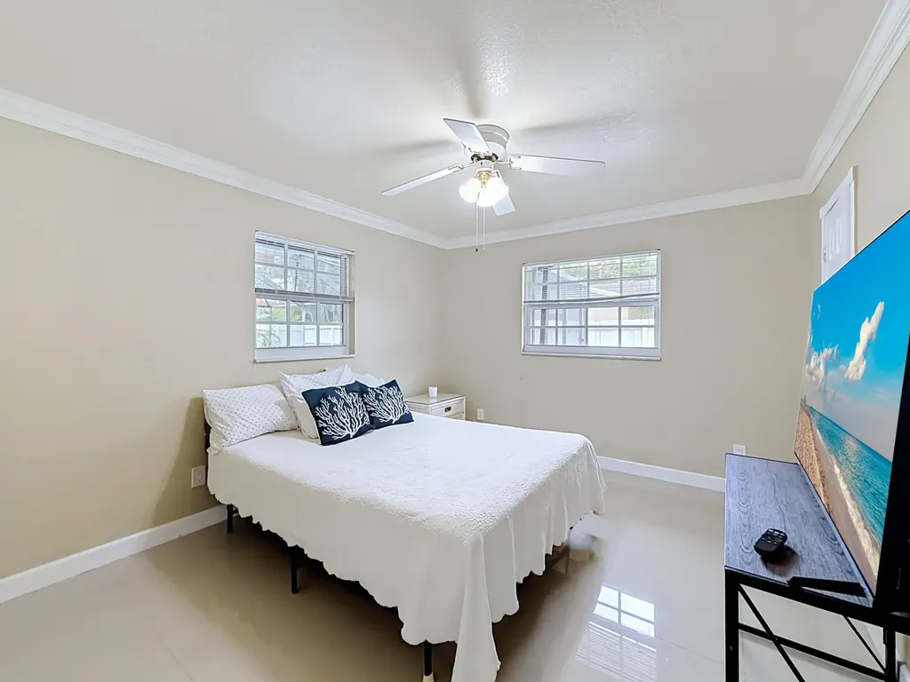 851 E Plantation Circle Plantation FL 33324