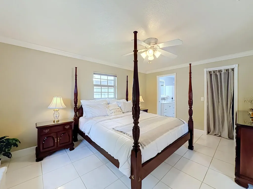 851 E Plantation Circle Plantation FL 33324