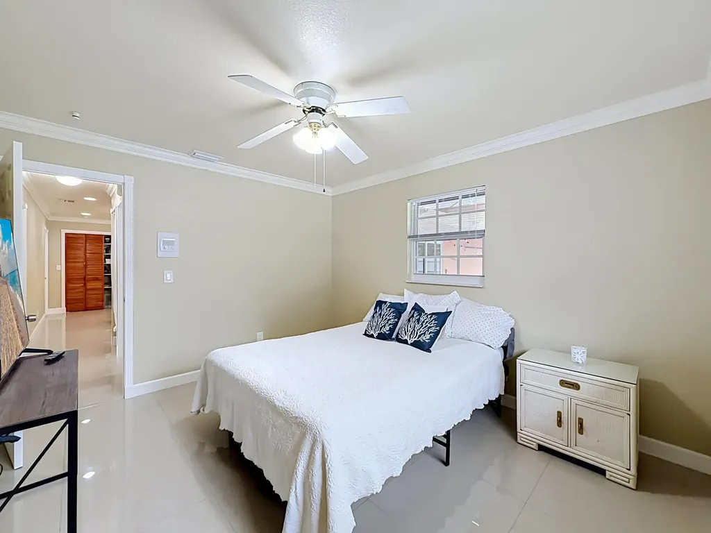 851 E Plantation Circle Plantation FL 33324