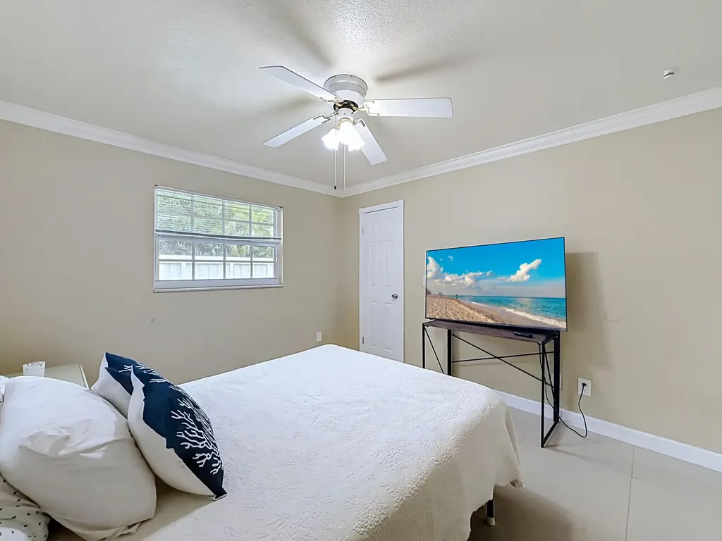 851 E Plantation Circle Plantation FL 33324
