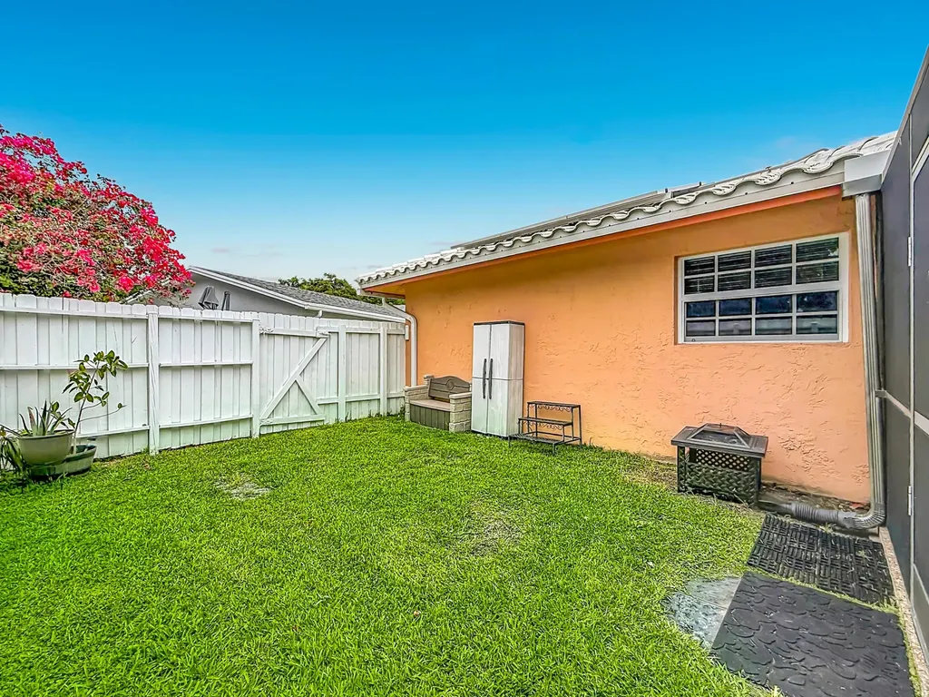 851 E Plantation Circle Plantation FL 33324