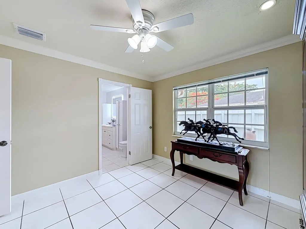 851 E Plantation Circle Plantation FL 33324