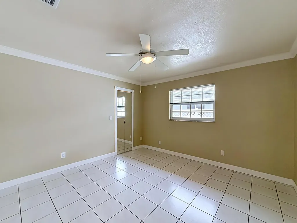 851 E Plantation Circle Plantation FL 33324