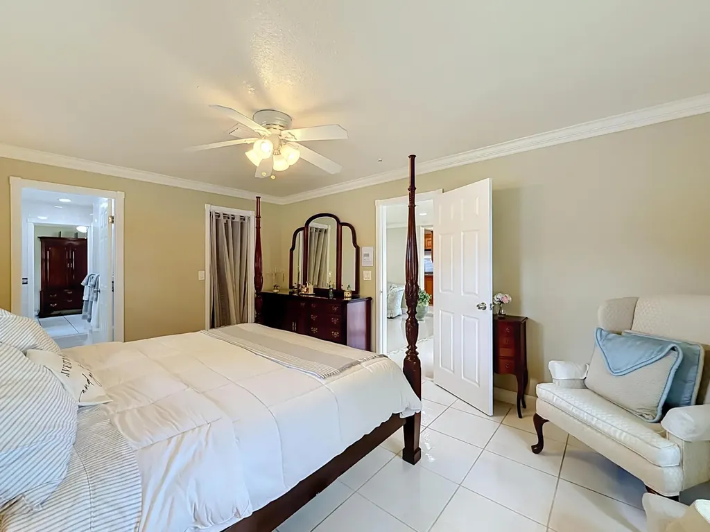 851 E Plantation Circle Plantation FL 33324