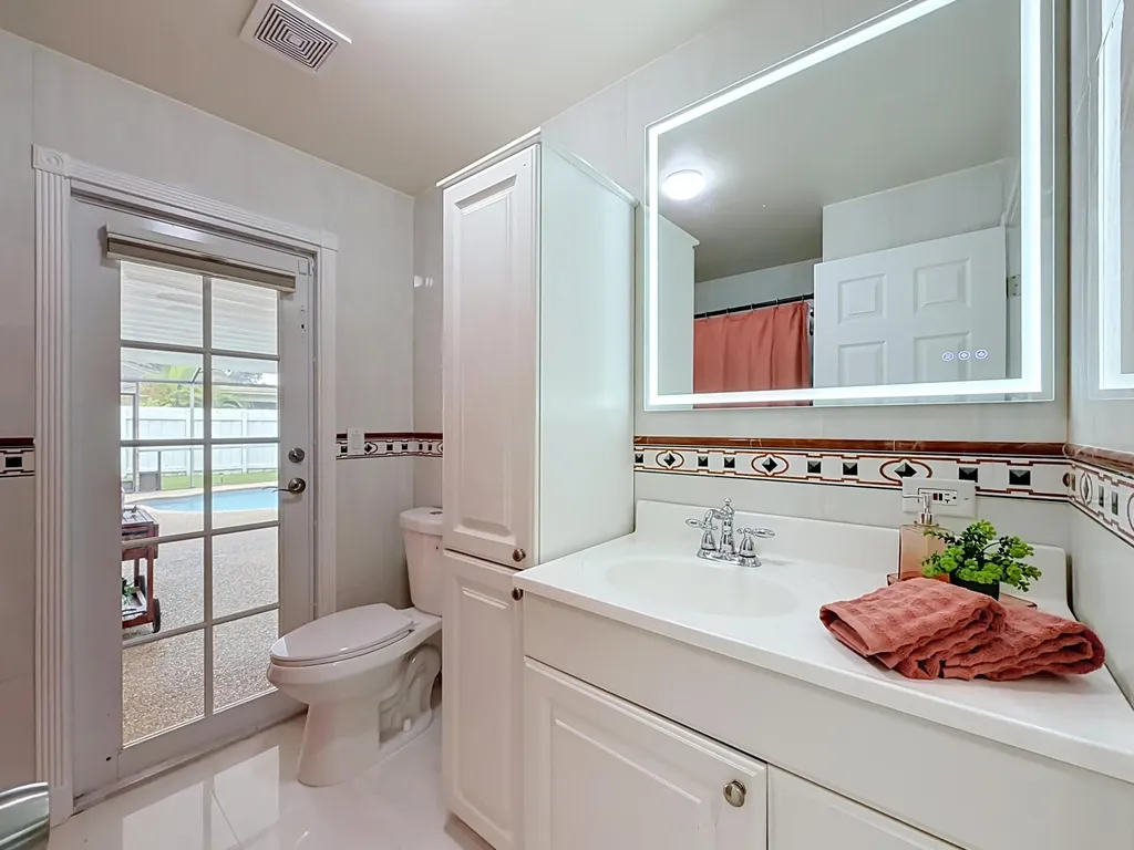 851 E Plantation Circle Plantation FL 33324