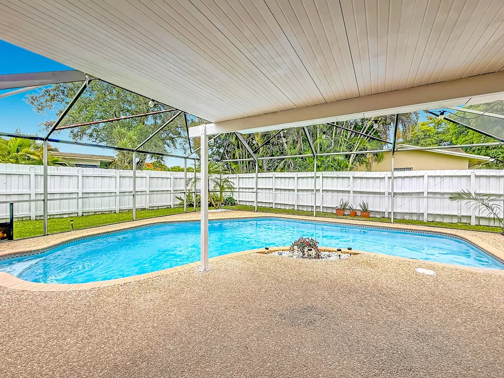 851 E Plantation Circle Plantation FL 33324